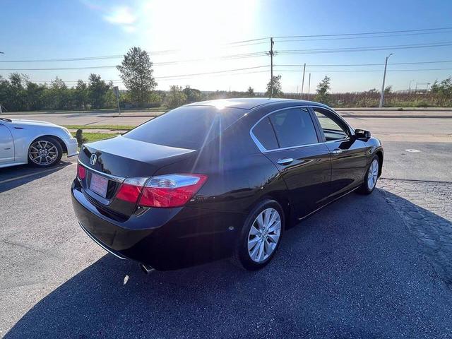 Photo of 2015 Crystal Black Pearl Honda Accord