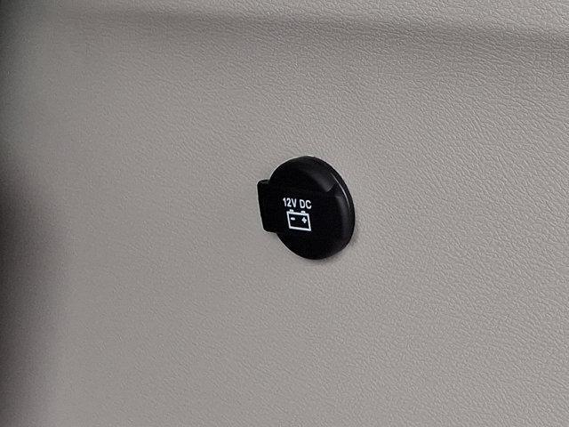Photo of 2024 Bright White Clearcoat Chrysler Pacifica