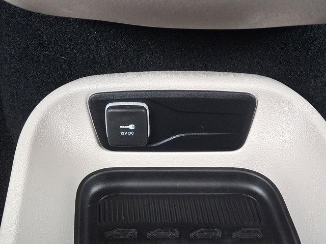 Photo of 2024 Bright White Clearcoat Chrysler Pacifica
