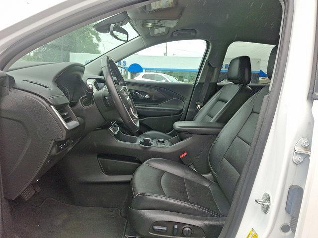 Photo of 2022 Summit White GMC Terrain