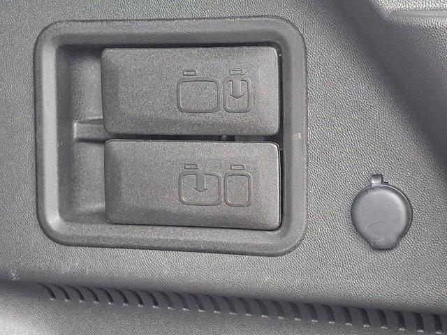 Photo of 2022 Summit White GMC Terrain