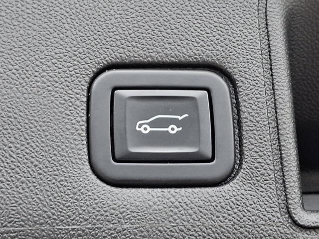 Photo of 2022 Summit White GMC Terrain