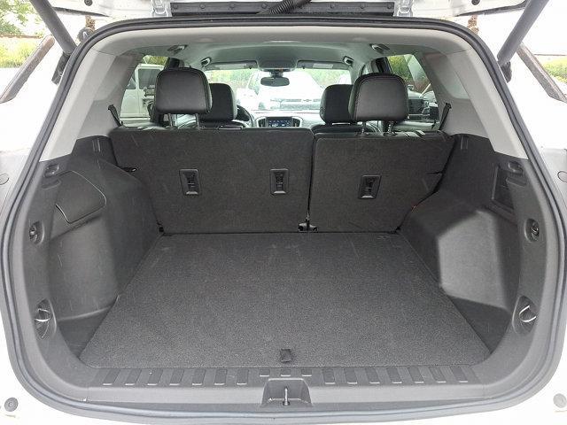 Photo of 2022 Summit White GMC Terrain