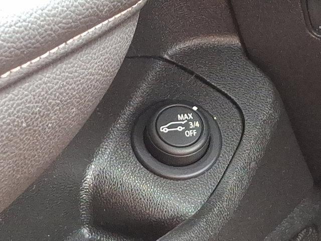 Photo of 2022 Summit White GMC Terrain