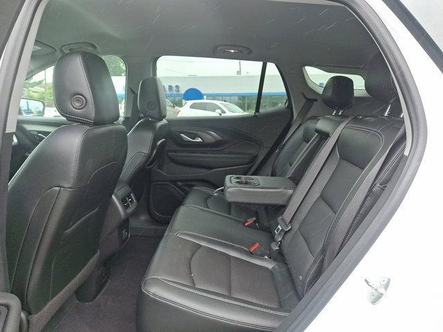 Photo of 2022 Summit White GMC Terrain