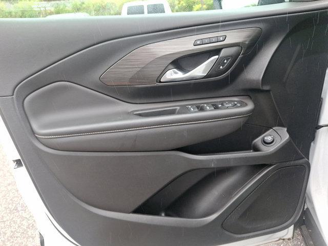 Photo of 2022 Summit White GMC Terrain