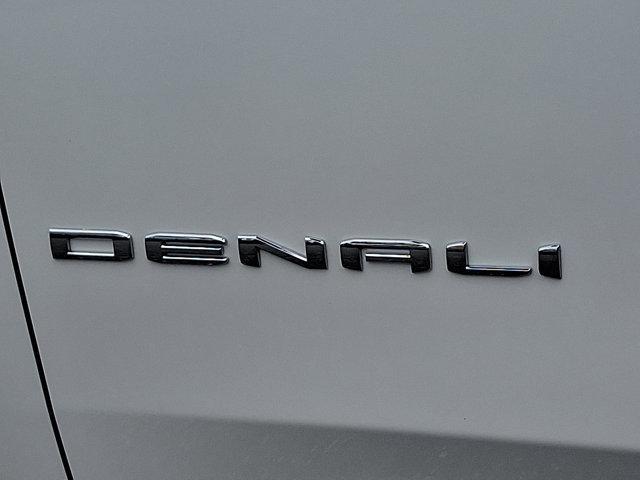 Photo of 2025 White Frost Tri-Coat GMC Yukon