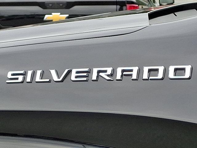 Photo of 2022 Black Chevrolet Silverado 1500