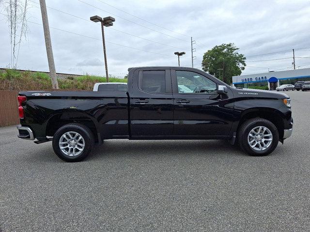 Photo of 2022 Black Chevrolet Silverado 1500