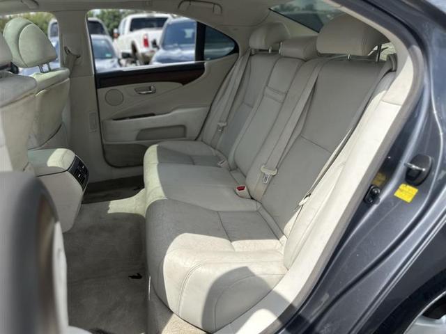 Photo of 2012 Gray Lexus LS 460