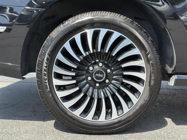 Photo of 2018 Black Lincoln Navigator