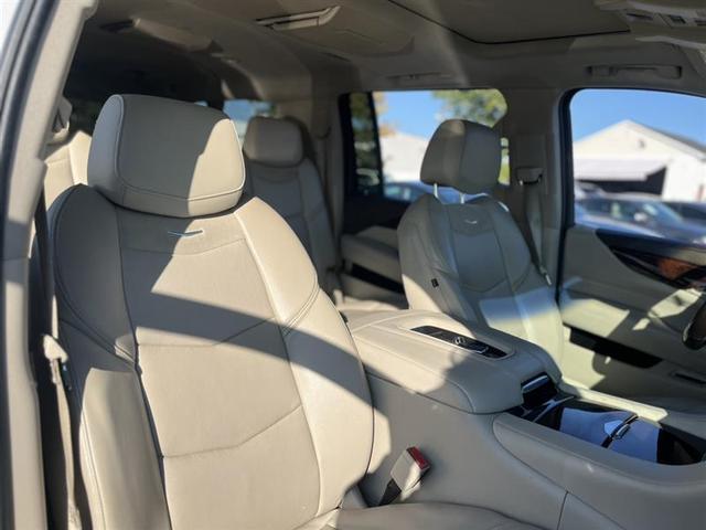 Photo of 2016 Off White Cadillac Escalade ESV