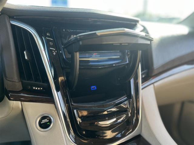 Photo of 2016 Off White Cadillac Escalade ESV
