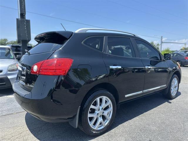 Photo of 2012 Super Black Nissan Rogue