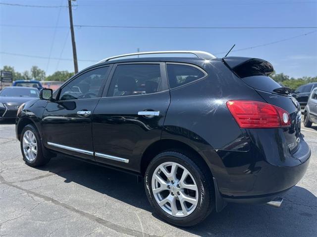Photo of 2012 Super Black Nissan Rogue