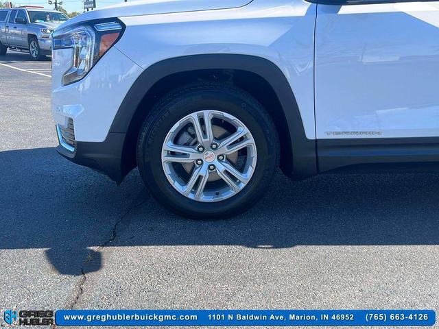 Photo of 2022 Summit White GMC Terrain