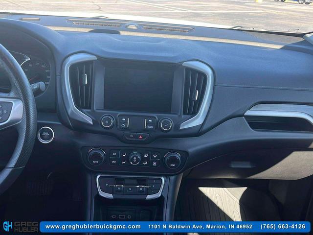 Photo of 2022 Summit White GMC Terrain