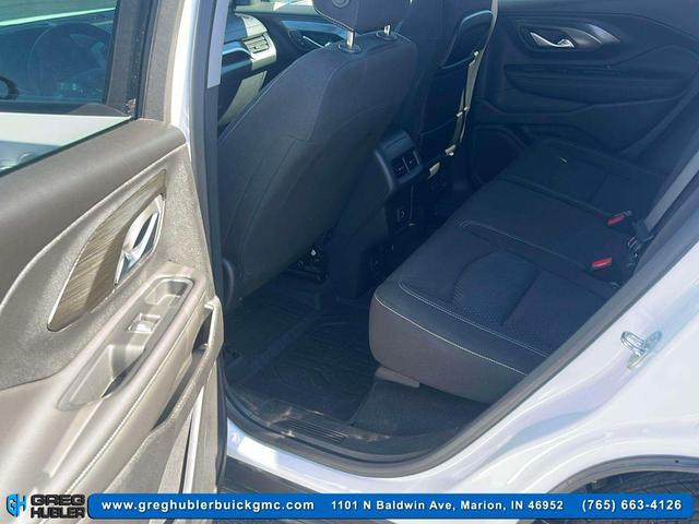 Photo of 2022 Summit White GMC Terrain