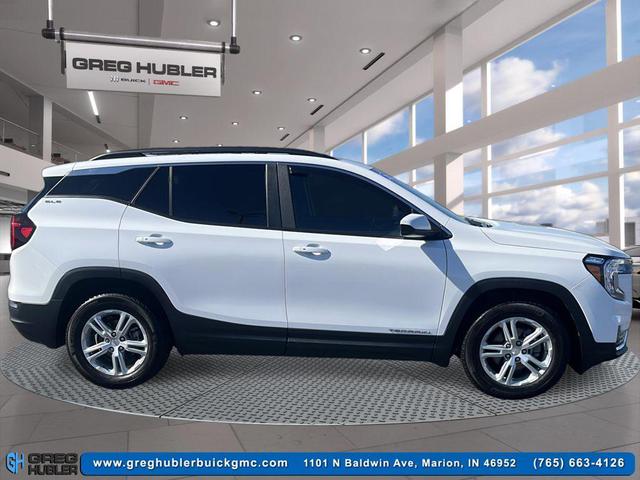 Photo of 2022 Summit White GMC Terrain