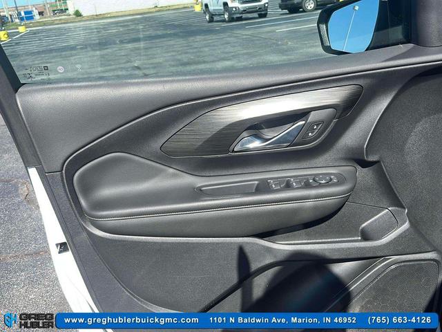 Photo of 2022 Summit White GMC Terrain