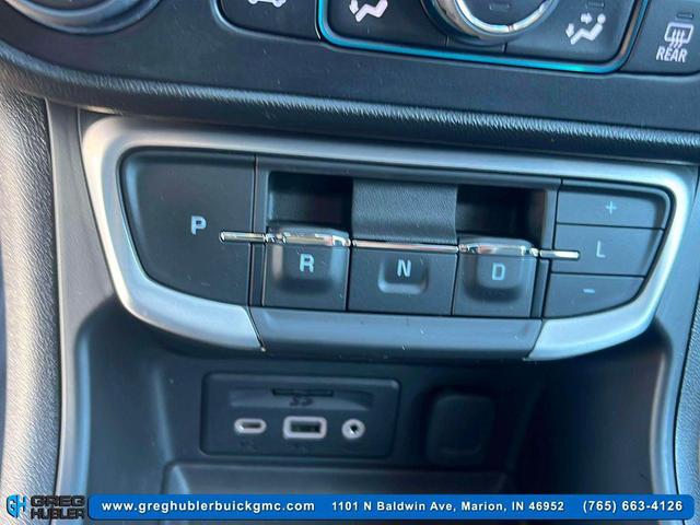 Photo of 2022 Summit White GMC Terrain