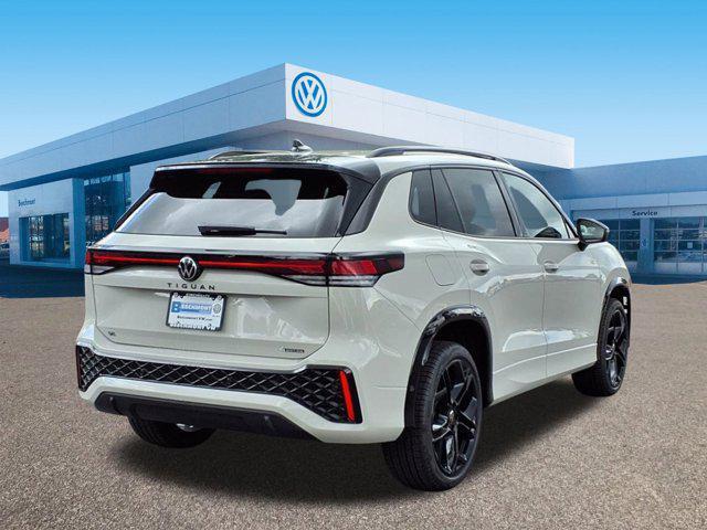 Photo of 2025 Platinum Gray Metallic Volkswagen Tiguan