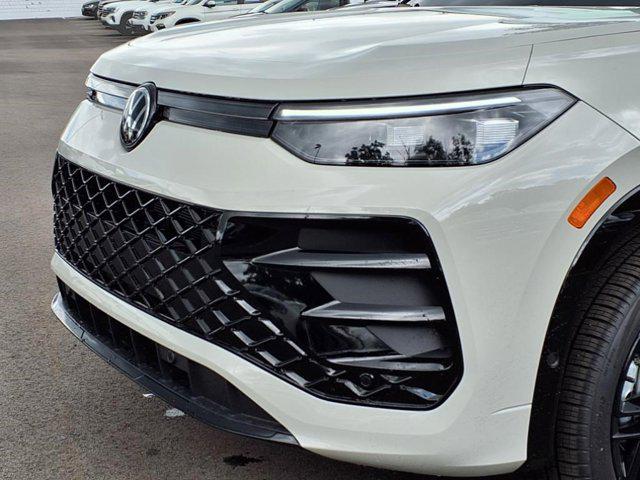 Photo of 2025 Platinum Gray Metallic Volkswagen Tiguan