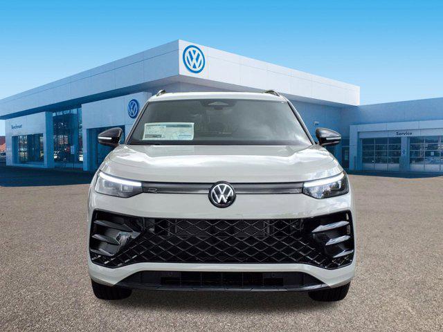 Photo of 2025 Platinum Gray Metallic Volkswagen Tiguan