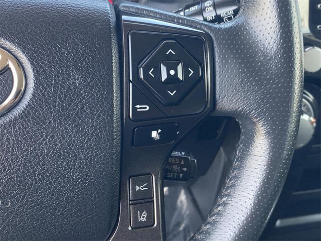 Photo of 2022 White Toyota 4Runner