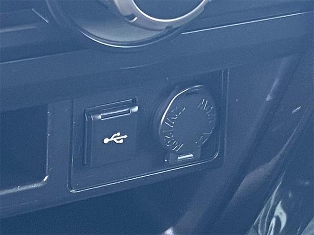 Photo of 2022 White Toyota 4Runner