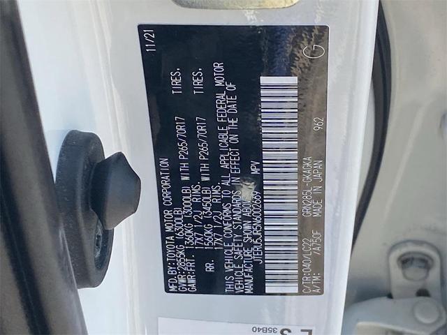 Photo of 2022 White Toyota 4Runner