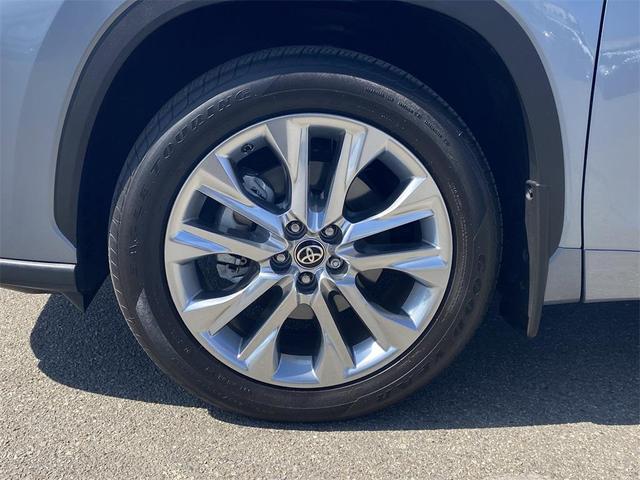 Photo of 2024 Moon Dust Toyota Highlander