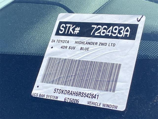Photo of 2024 Moon Dust Toyota Highlander
