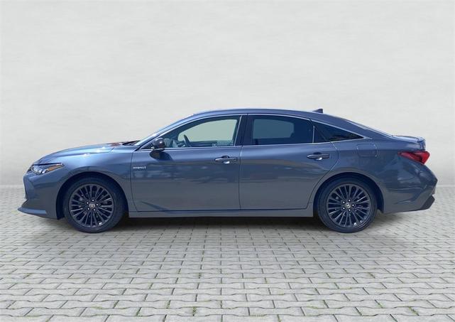 Photo of 2020 Harbor Gray Metallic Toyota Avalon Hybrid