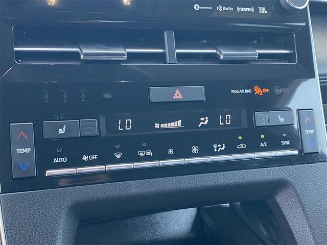 Photo of 2020 Harbor Gray Metallic Toyota Avalon Hybrid