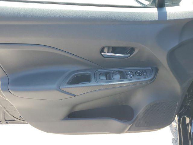 Photo of 2025 Super Black Nissan Versa
