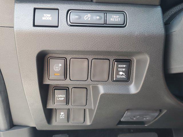 Photo of 2025 Glacier White Nissan Frontier