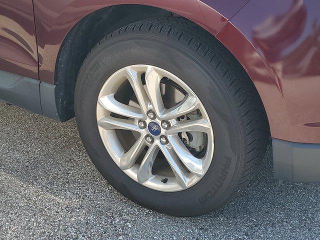 Photo of 2017 Burgundy Ford Edge