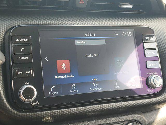 Photo of 2024 Boulder Gray Pearl Nissan Kicks