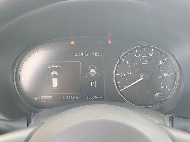Photo of 2024 Boulder Gray Pearl Nissan Kicks