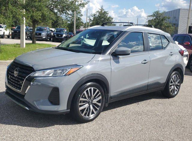 Photo of 2024 Boulder Gray Pearl Nissan Kicks