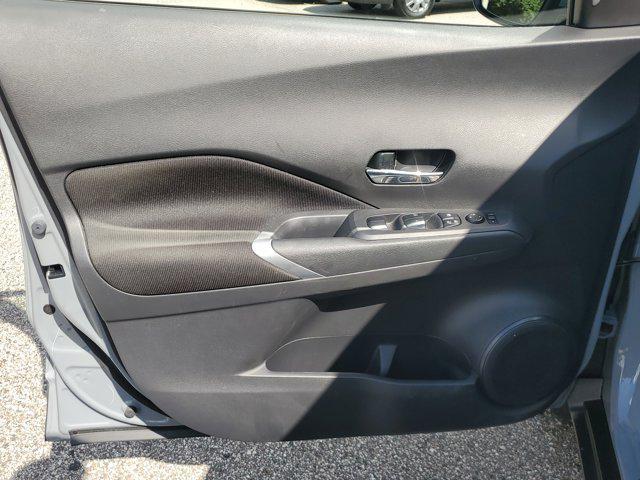 Photo of 2024 Boulder Gray Pearl Nissan Kicks