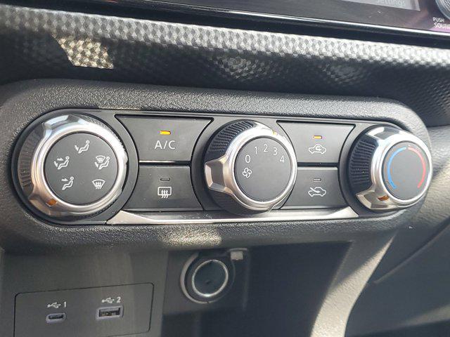 Photo of 2024 Boulder Gray Pearl Nissan Kicks