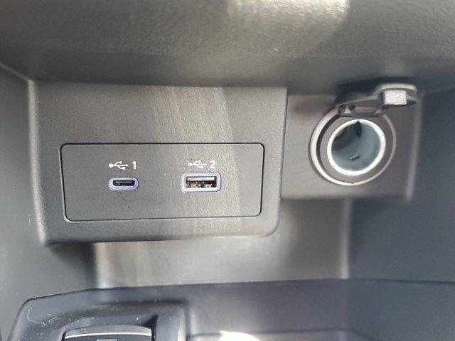 Photo of 2024 Boulder Gray Pearl Nissan Kicks