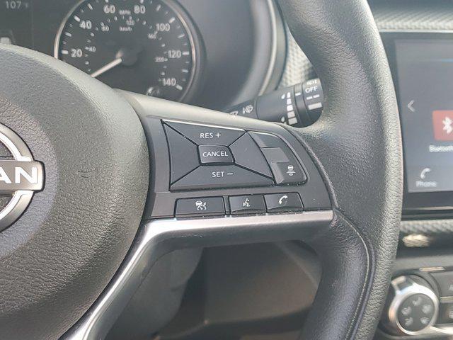 Photo of 2024 Boulder Gray Pearl Nissan Kicks