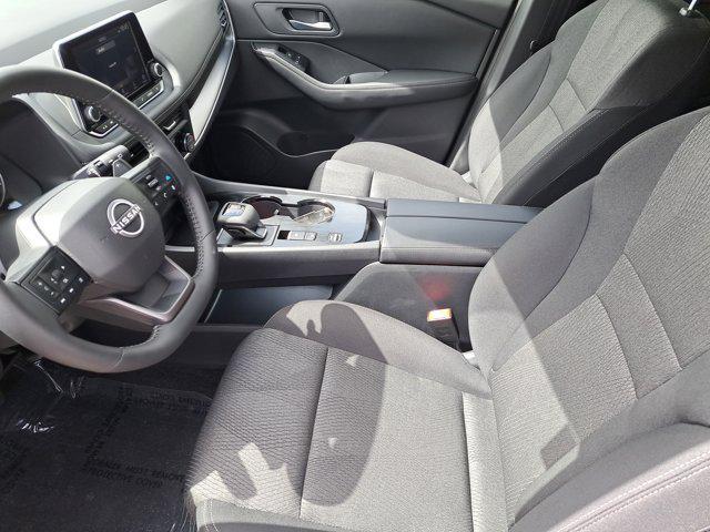 Photo of 2025 Gun Metallic Nissan Rogue