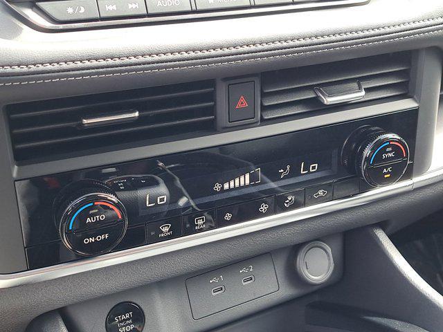 Photo of 2025 Gun Metallic Nissan Rogue