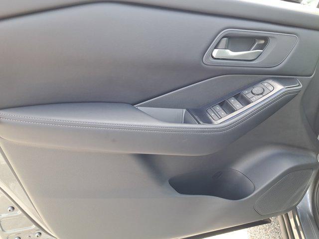 Photo of 2025 Gun Metallic Nissan Rogue