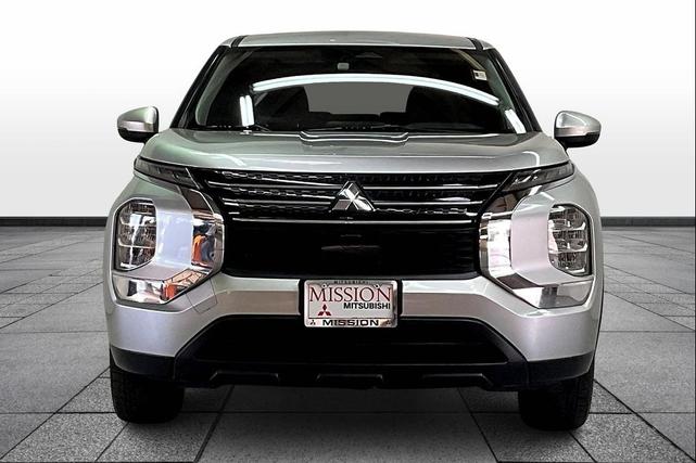Photo of 2022 Alloy Silver Metallic Mitsubishi Outlander
