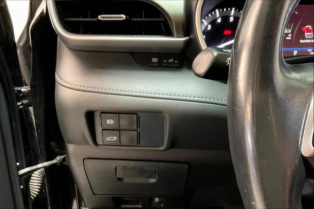 Photo of 2021 Midnight Black Metallic Toyota Highlander
